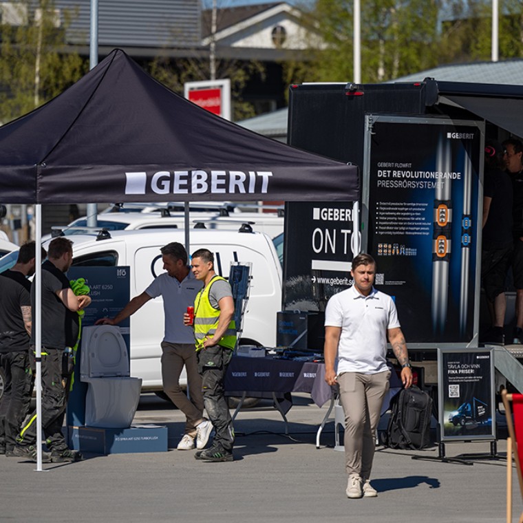 Geberit OnTour har packat upp i Östersund (© Per Danielsson) Geberit OnTour har packat upp i Östersund (© Per Danielsson)