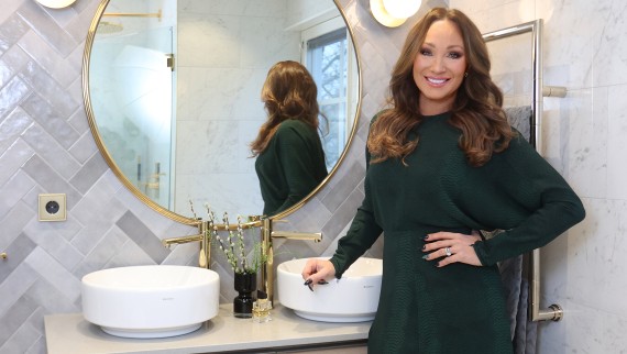 Charlotte Perrelli i sitt nyrenoverade badrum Charlotte Perrelli i sitt nyrenoverade badrum