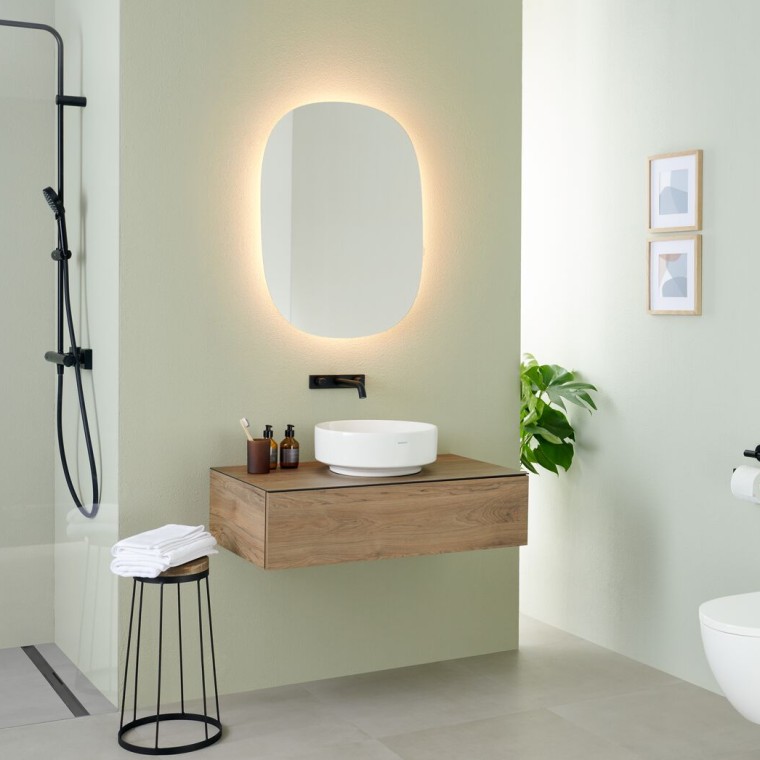 Geberit Option Oval spegel med tvättställ för bänkskiva och badrumsmöbler från VariForm Geberit Option Oval spegel med tvättställ för bänkskiva och badrumsmöbler från VariForm