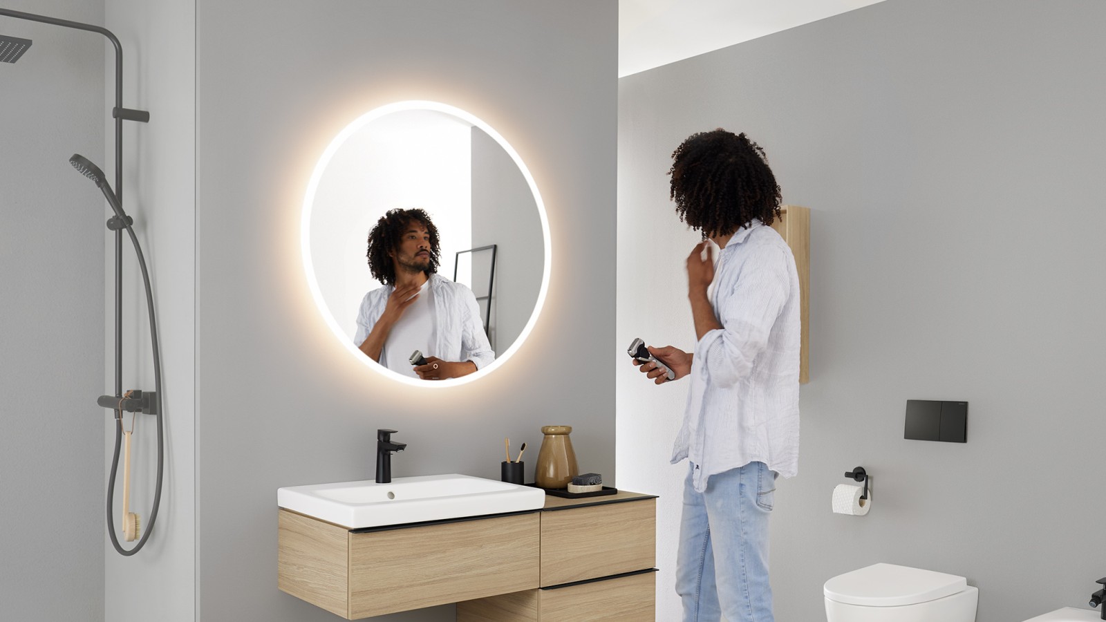 Geberit Option spegel rund med keramik och badrumsmöbler från iCon badrumsserie Geberit Option spegel rund med keramik och badrumsmöbler från iCon badrumsserie