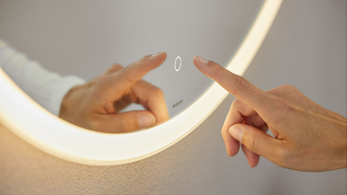 Option Round spegel med touchsensor (© Geberit)