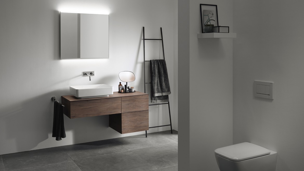 Badrum med Geberit VariForm badrumsmöbler (© Geberit) Badrum med Geberit VariForm badrumsmöbler (© Geberit)