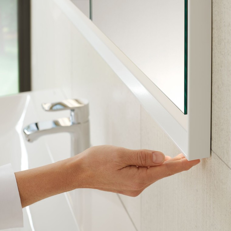Geberit ONE spegelskåp med ComfortLight Geberit ONE spegelskåp med ComfortLight