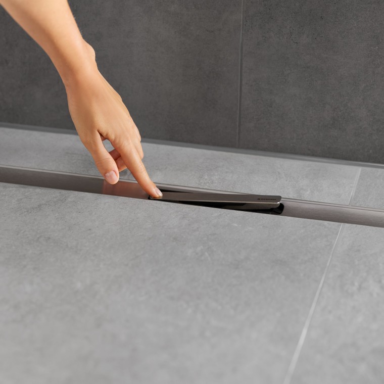 Kaminsatsen fångar upp smuts och hår och är lätt att ta bort och rengöra