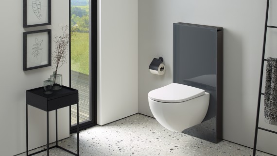 Badrum med Geberit Monolith sanitetsmodul (© Geberit)