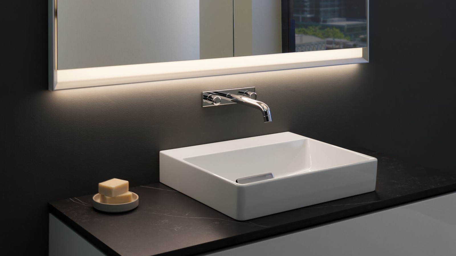 Geberit ONE spegelskåp med ComfortLight Geberit ONE spegelskåp med ComfortLight