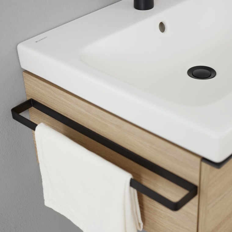 Geberit iCon underskåp med handdukshållare i svart matt (© Geberit) Geberit iCon underskåp med handdukshållare i svart matt (© Geberit)