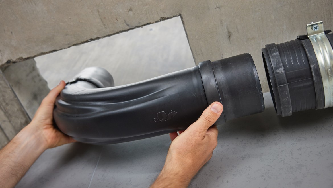Geberit BottomTurn böj är snabbare och enklare att installera än två 45° böjar