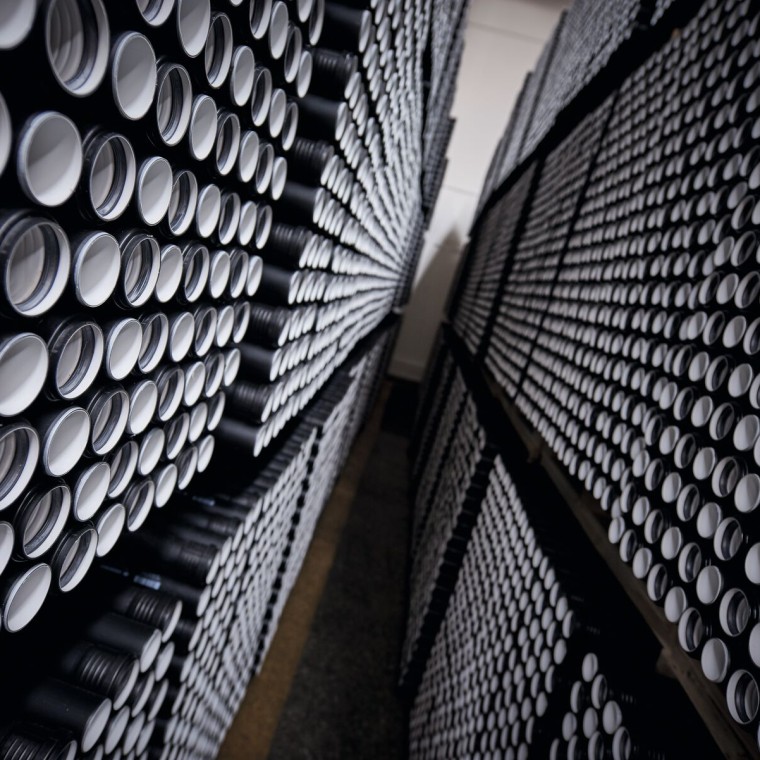 Staplade Silent-PP rör tillverkade i Europa Staplade Silent-PP rör tillverkade i Europa