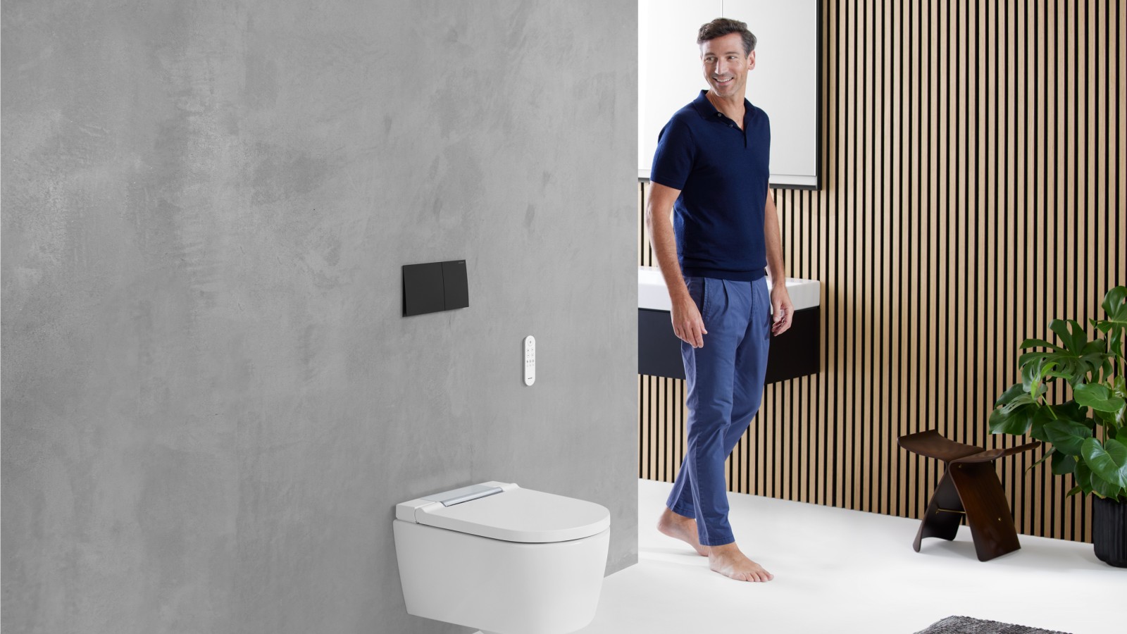 AquaClean Sela duschtoalett i ett Geberit badrum AquaClean Sela duschtoalett i ett Geberit badrum