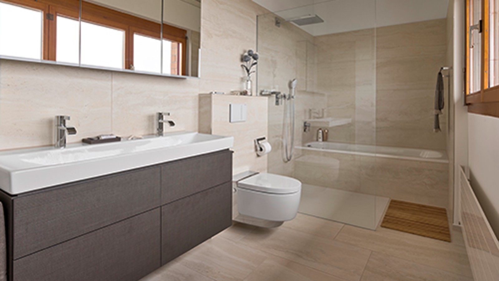 Badrum med Geberit AquaClean duschtoalett efter renovering Badrum med Geberit AquaClean duschtoalett efter renovering