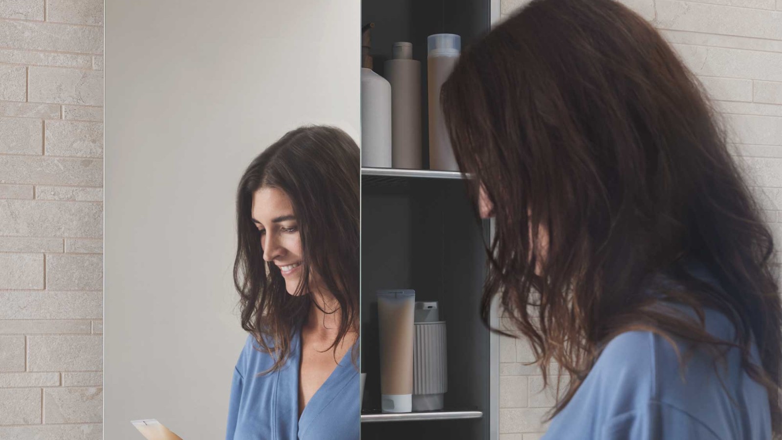 Spegelskåpet från Geberit Acanto badrumsserie skapar mer förvaringsutrymme i badrummet Spegelskåpet från Geberit Acanto badrumsserie skapar mer förvaringsutrymme i badrummet