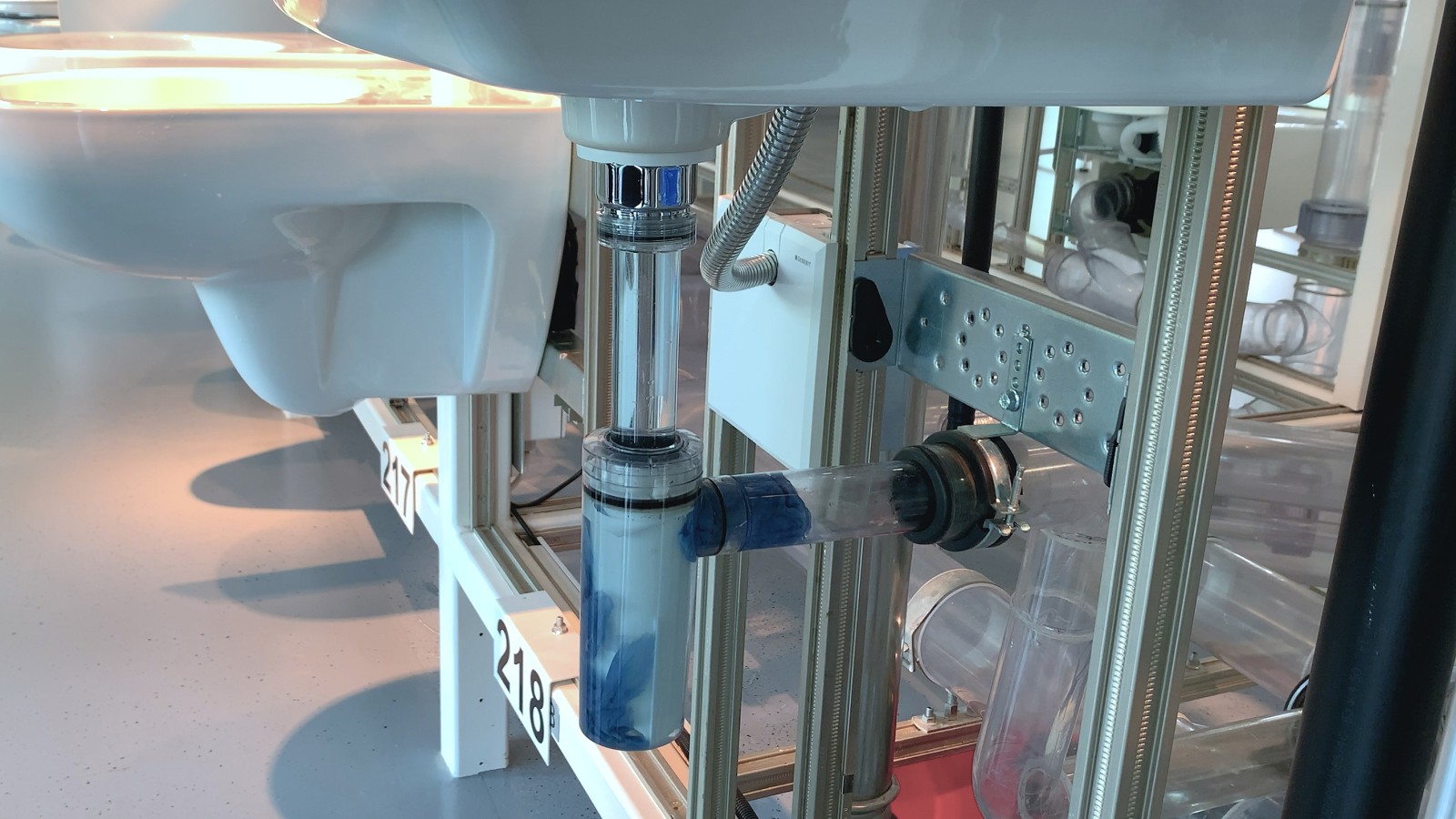 Stopp i vattenlåset i tvättstället Stopp i vattenlåset i tvättstället