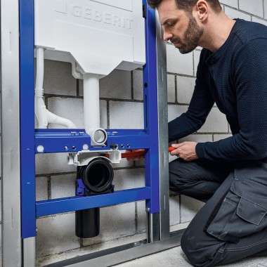 Installation av Geberit Power & Connect-box Installation av Geberit Power & Connect-box