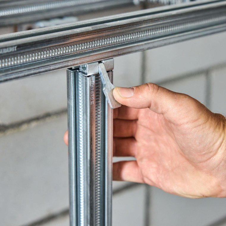 Verktygsfri fixering