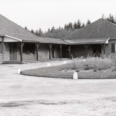 Ett flyktingläger blir en plats för möte och reflektion. (© Blåvandshuk Local History Archive)