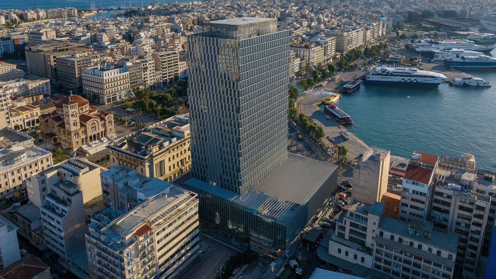 Ett nytt ansikt för den gamle jätten (© George Fakaros) Ett nytt ansikt för den gamle jätten (© George Fakaros)