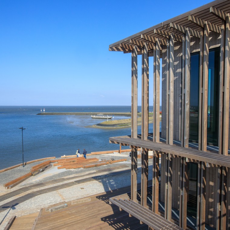 Den danska stjärnarkitekten Dorte Mandrup har ritat den nya byggnaden så att den tål hårda klimatförhållanden. (© Tjeerd Visser)