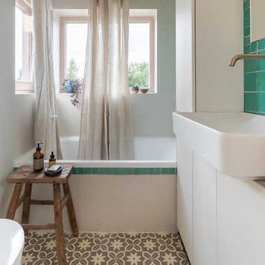 "Tiny Hammam" hos Marjolein Jonker på 4 m² (© Chiela van Meerwijk) "Tiny Hammam" hos Marjolein Jonker på 4 m² (© Chiela van Meerwijk)