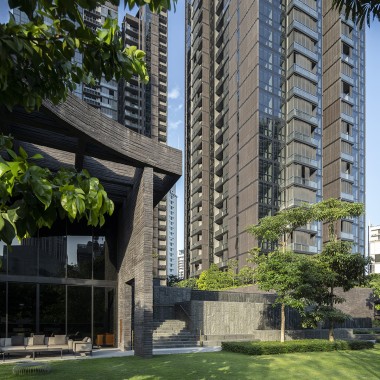 Med 30 våningar svävar de två bostadstornen i Martin Modern-komplexet in i Singapores skyline (© Darren Soh) Med 30 våningar svävar de två bostadstornen i Martin Modern-komplexet in i Singapores skyline (© Darren Soh)