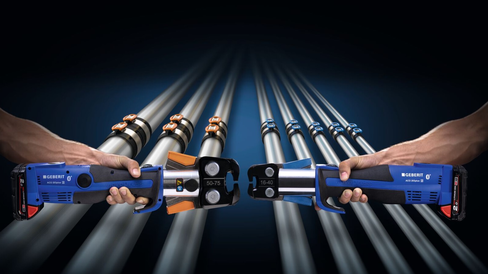 Förväxling mellan de två pressbackarna är högst osannolik tack vare deras distinkta orange och blå färg.