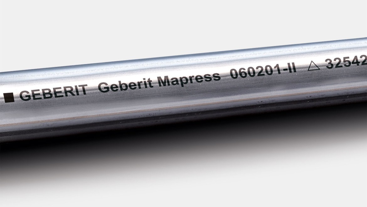 Den blanka ytan av Geberit Mapress Rostfritt stål ger säkerhet och långvarit täthet