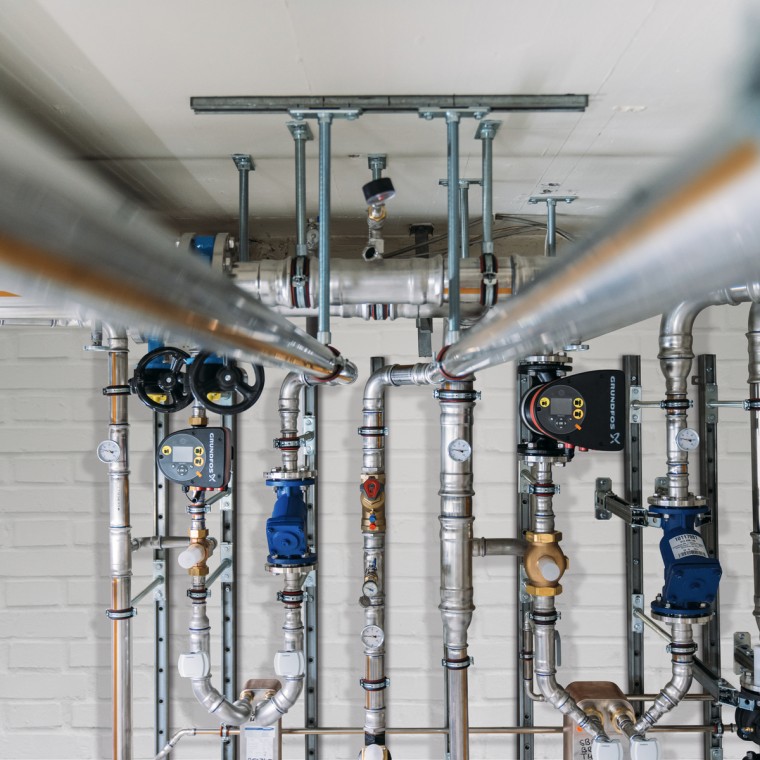 Geberit Mapress Therm erbjuder tillförlitligt skydd mot yttre korrosion i slutna kylkretsar med kondensbildning