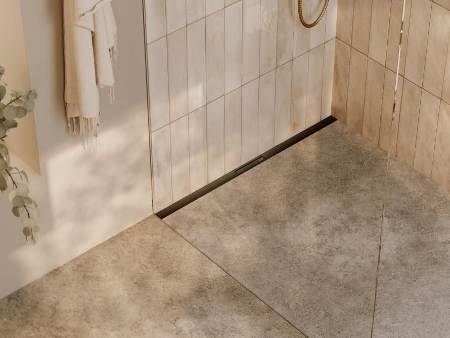 Beige badrum med Geberit CleanLine golvränna Beige badrum med Geberit CleanLine golvränna