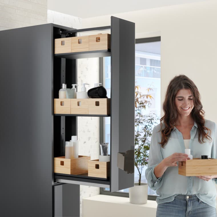 Högskåp med fron i lava glas Högskåp med fron i lava glas