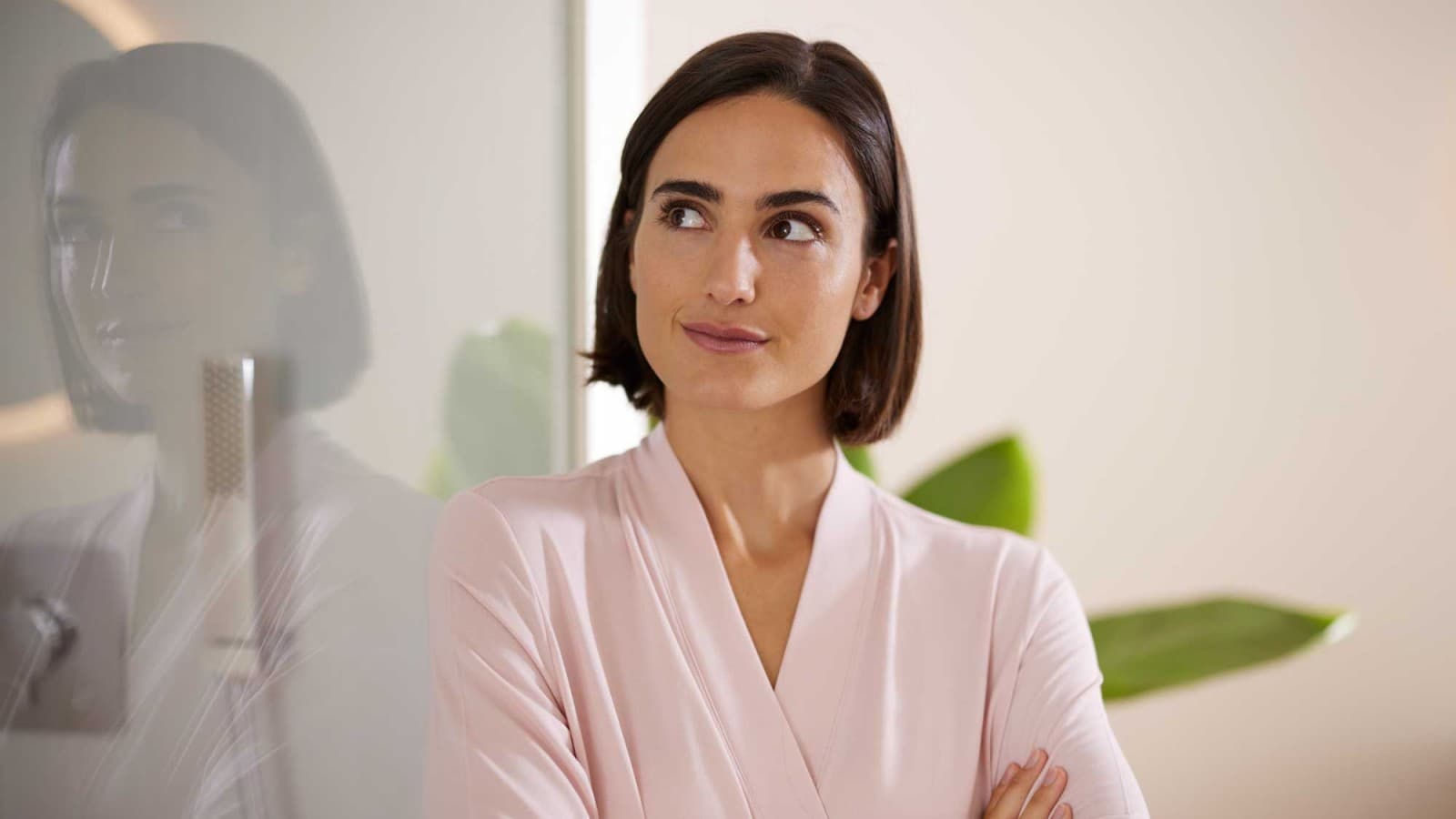 Kvinna i ett badrum Kvinna i ett badrum