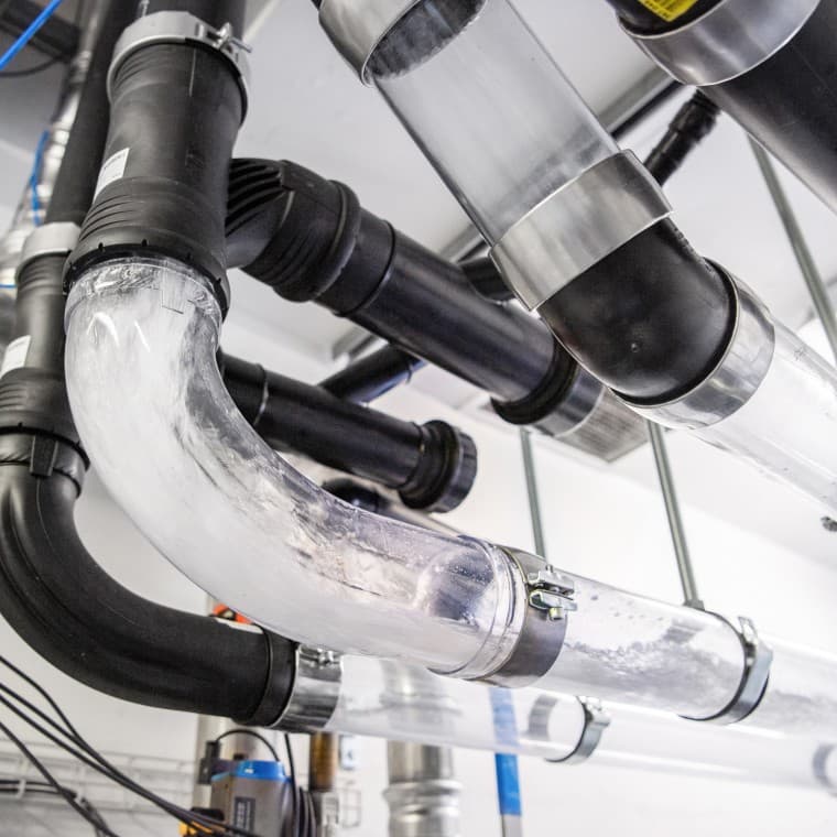 Geberits avloppstorn i Jona, Schweiz Geberits avloppstorn i Jona, Schweiz