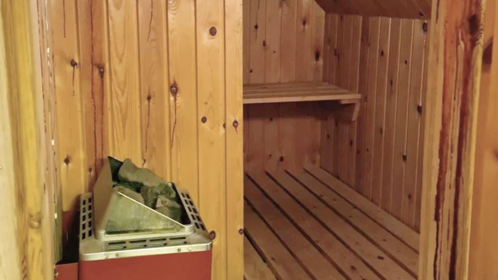 En bastu med snedtak (© @triner2 and @strandparken3) En bastu med snedtak (© @triner2 and @strandparken3)