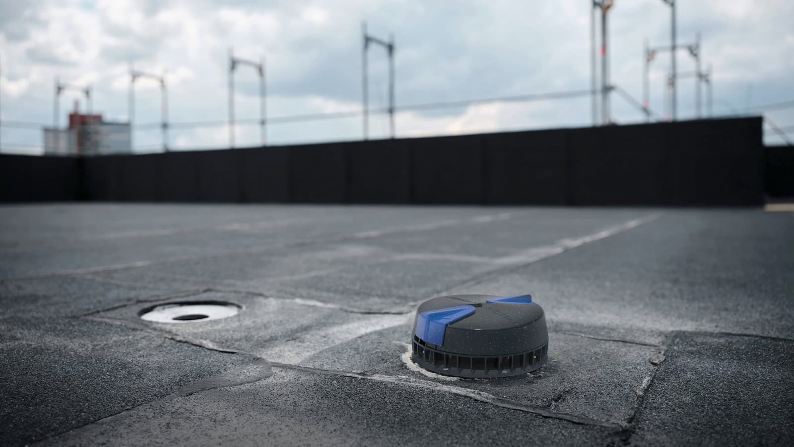 Geberit Pluvia takavvattningssystem med undertryck installerat på AMF:s logistikcenter Geberit Pluvia takavvattningssystem med undertryck installerat på AMF:s logistikcenter