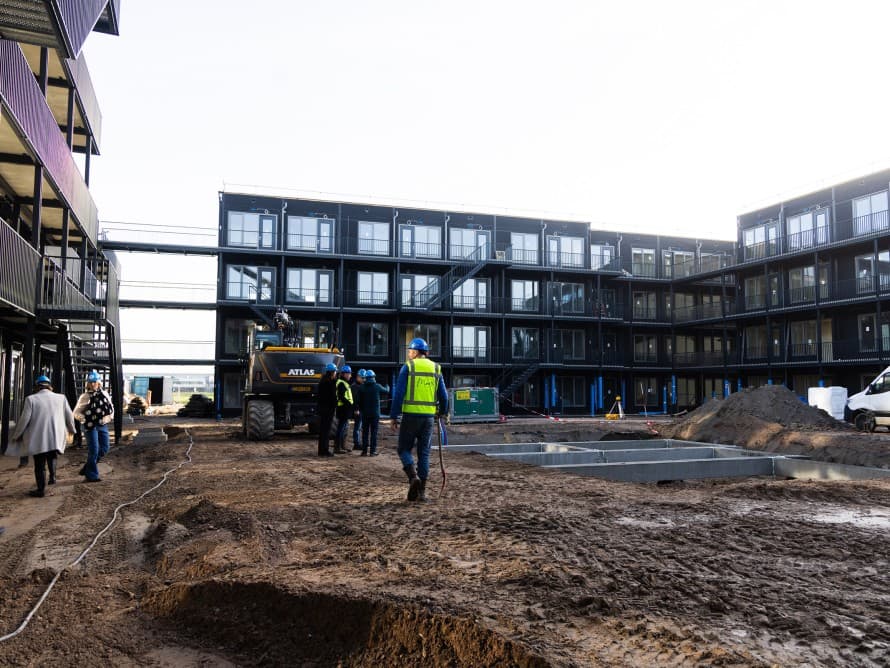 Oavsett om de har 2, 8 eller 18 våningar är Moos byggnader och moduler utformade för långsiktig återanvändning (© Fotostudio Gerard-Jan Vlekke/Fotovak BV)