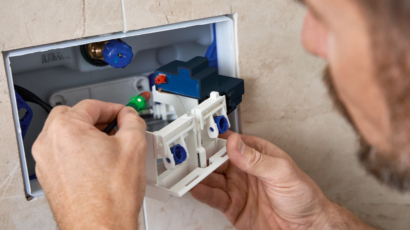 Eftermontering av Geberit HS05 hygienspolningsenhet (© Geberit) Eftermontering av Geberit HS05 hygienspolningsenhet (© Geberit)